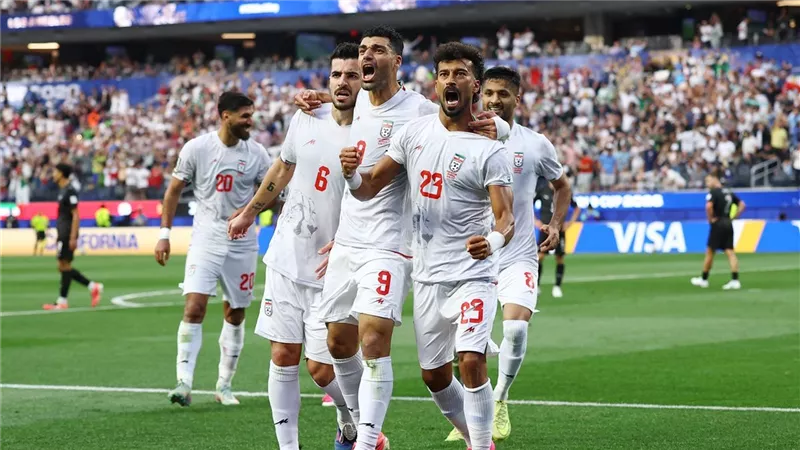مدرب إيران يعلن تخفيف القيود قبل مواجهة مصر ويثير الجدل: لماذا لم يُسمح لنا بذلك من قبل؟