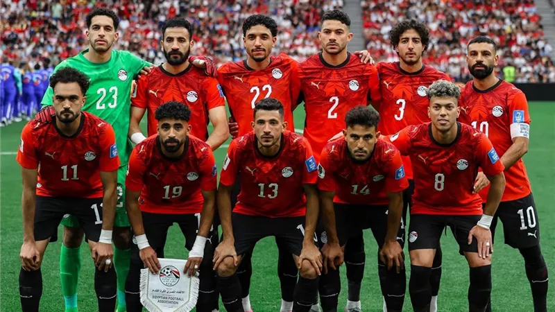 النشرة المسائية|تفاصيل مالية تعطل انتقال تريزيجيه من الأهلي إلى الرياض السعودي.. رسميا برشلونة يعلن تفعيل بند شراء حمزة عبد الكريم.. البولندي سيمون مارسينياك يدير مواجهة مصر وإيران في كأس العالم