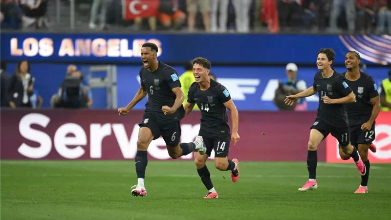 أمريكا تتأهل لدور الـ32 بكأس العالم رغم فوز تركيا 3-2