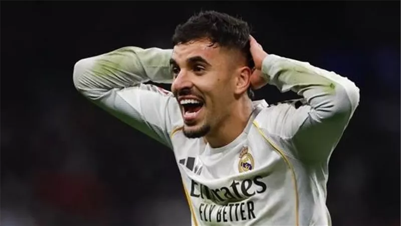 رسميا.. ريال مدريد يعلن رحيل داني سيبايوس عن صفوف الفريق