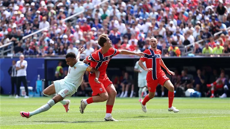 منتخب فرنسا يكتسح النرويج برباعية في موقعة كأس العالم.. فيديو