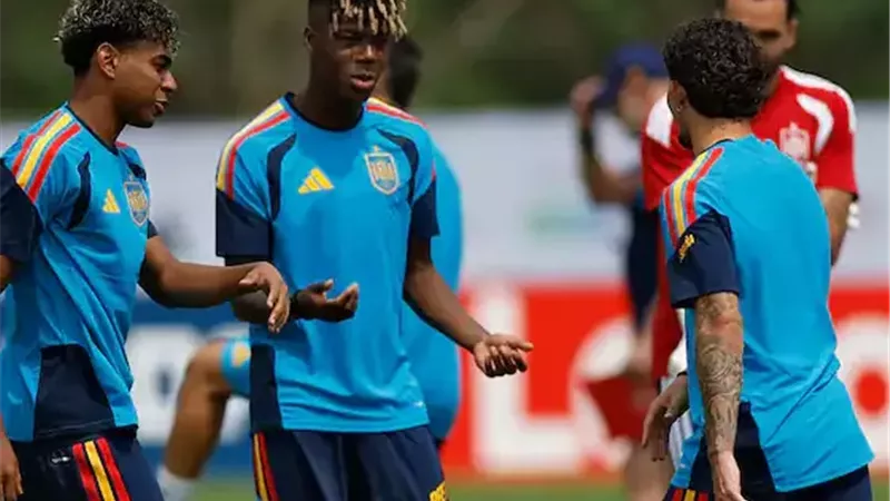 التشكيل الرسمي لمباراة إسبانيا والنمسا في كأس العالم 2026.. يامال يقود الماتادور