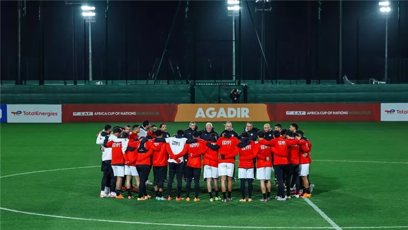 تطورات معسكر منتخب مصر قبل لقاء أستراليا.. موقف عبد المجيد وهيثم الحسن.. ورسالة حسام حسن للاعبين