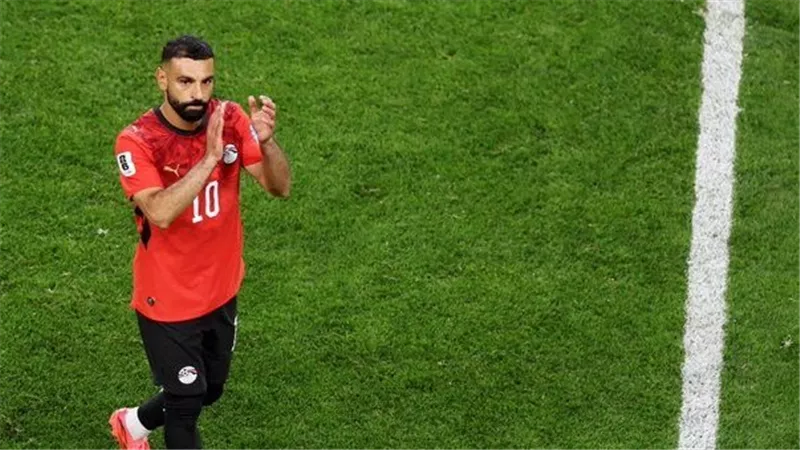 تطورات هامة بشأن مفاوضات وكيل محمد صلاح مع بشكتاش التركي