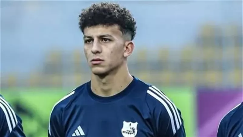 17 بندًا من إنبي تجمد مفاوضات انتقال علي محمود إلى الأهلي