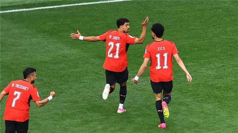 فيفا يعلن طاقم تحكيم مباراة مصر وأستراليا في كأس العالم 2026
