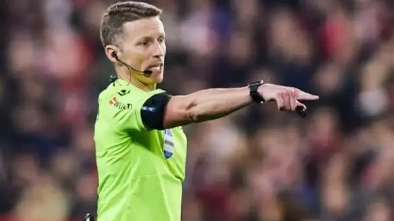 ليكيب تكشف موقف فيفا من شكوى اتحاد الكرة المصري ضد حكم مباراة الأرجنتين