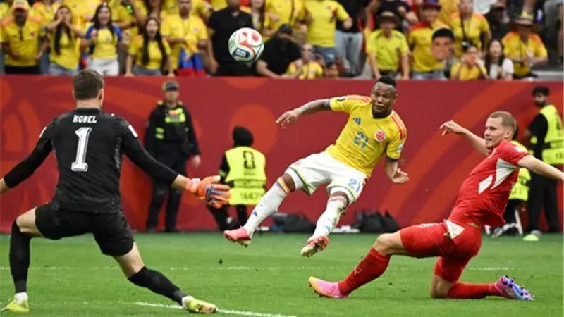 على طريقة إسكوبار.. تهديدات بالقتل للاعب منتخب كولومبيا بسبب كأس العالم