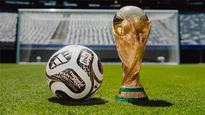 فيفا يزيح الستار عن كرة نهائى مونديال 2026