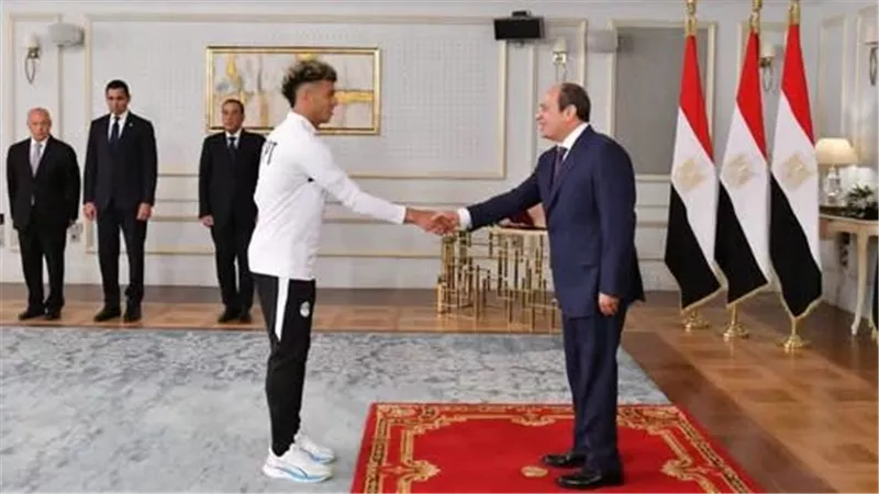إمام عاشور يكشف كواليس حياته: حسام حسن وقف بجانبي وصلاح يشغل المهرجانات في المعسكر