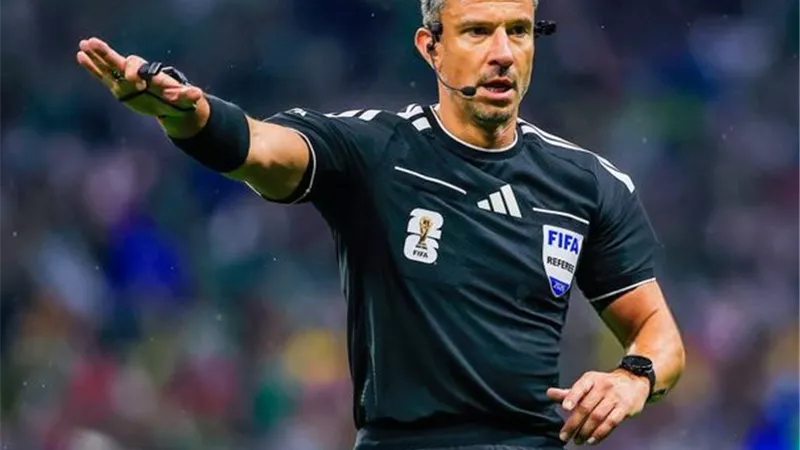 يحمل ذكرى سيئة لميسي.. من هو حكم نهائي كأس العالم بين الأرجنتين وإسبانيا؟