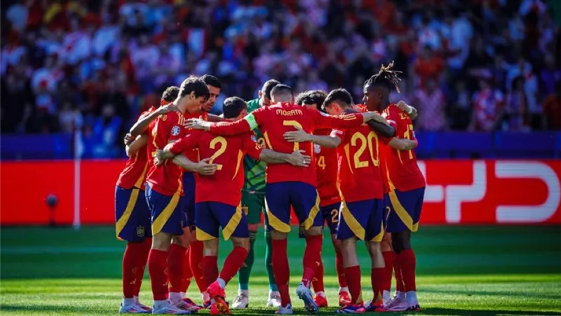 استبعاد فيران توريس من منتخب إسبانيا.. ودي لا فوينتي يستدعي موهبة ريال مدريد