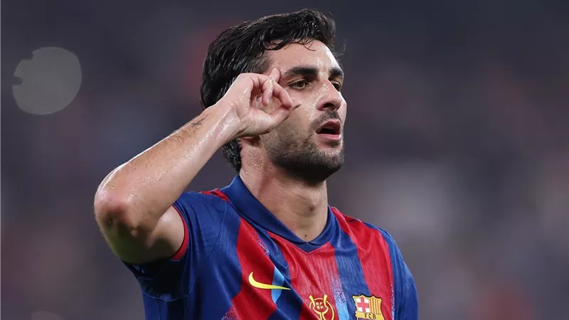 تقارير: برشلونة يرفض التفريط في فيران توريس رغم اهتمام باريس