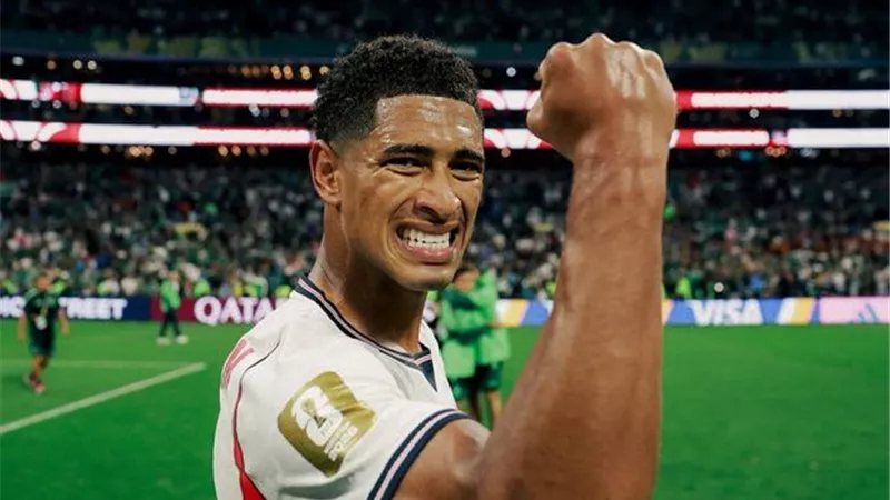 في 98 ثانية فقط.. بيلينجهام يعادل رقم مارادونا التاريخي في كأس العالم
