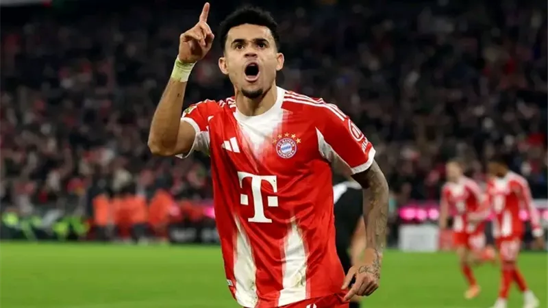 تحرك سعودي.. الهلال يستهدف ضم لويس دياز بعرض ضخم