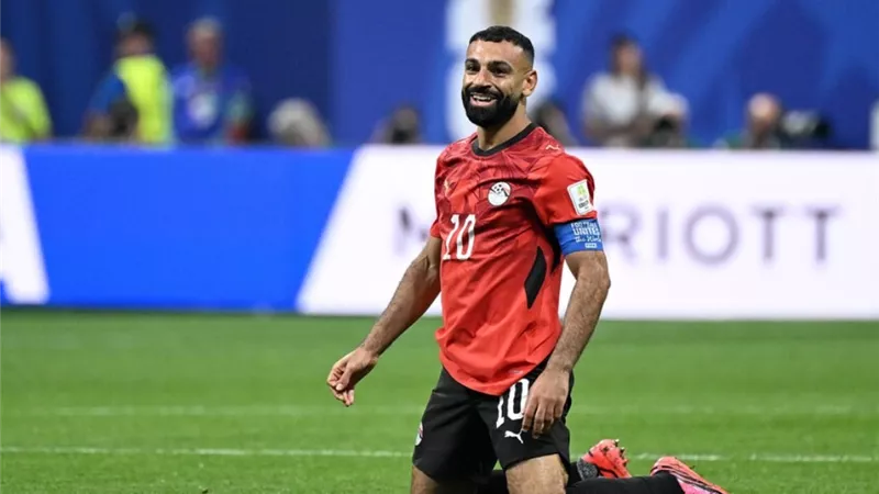 أتلتيكو مدريد ينافس على توقيع محمد صلاح بعقد حتى صيف 2028