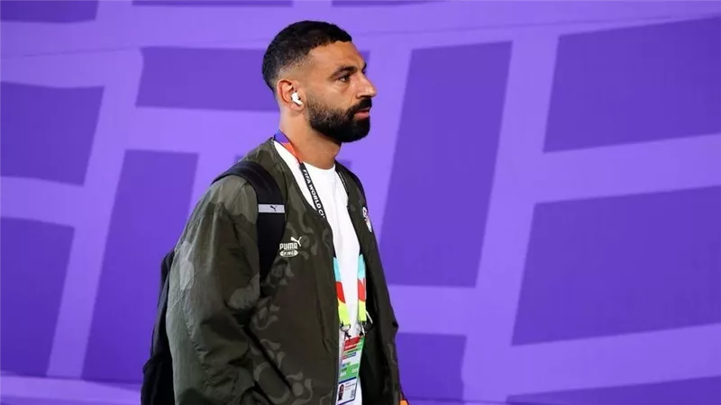 خسائر جماهيرية وفنية.. هل يضحى محمد صلاح بالإرث من أجل الأموال؟