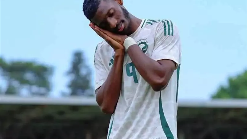 الأهلي السعودي يحسم اتفاقه مع موهبة الهلال.. والإعلان الرسمي يقترب