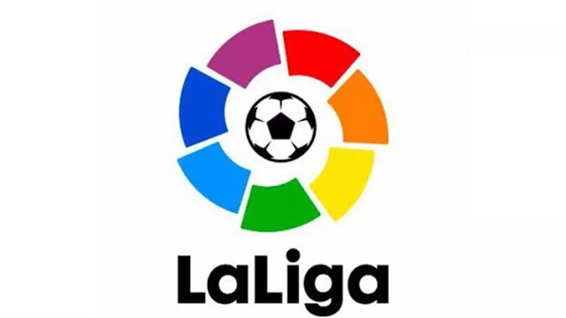 الدوري الإسباني يجهز ثورة تحكيمية قبل انطلاق الموسم الجديد
