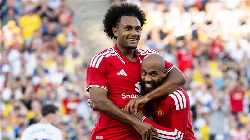 مانشستر يونايتد يتعادل مع ليدز ويفوز بركلات الترجيح 5-4 وديا 