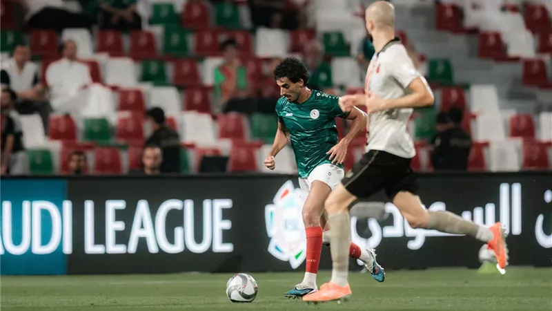 بمشاركة تريزيجيه.. الاتفاق يضرب الرياض برباعية في افتتاح الدوري السعودي