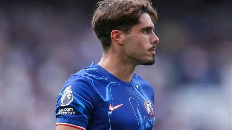 الهلال يقترب من حسم صفقة بيدرو نيتو.. ومبلغ ضخم يحسم موقف تشيلسي