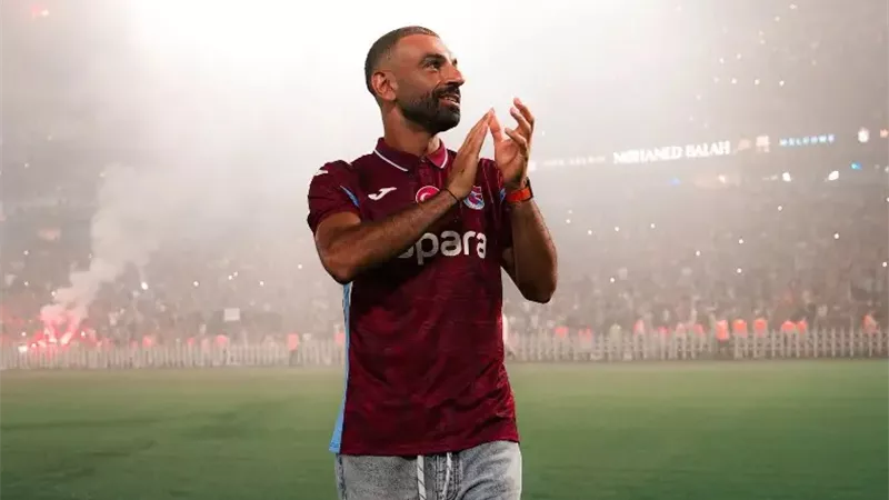 رئيس طرابزون يكشف كواليس التعاقد مع محمد صلاح: 25 ألف مشجع استقبلوه.. والصفقة تتجاوز كرة القدم
