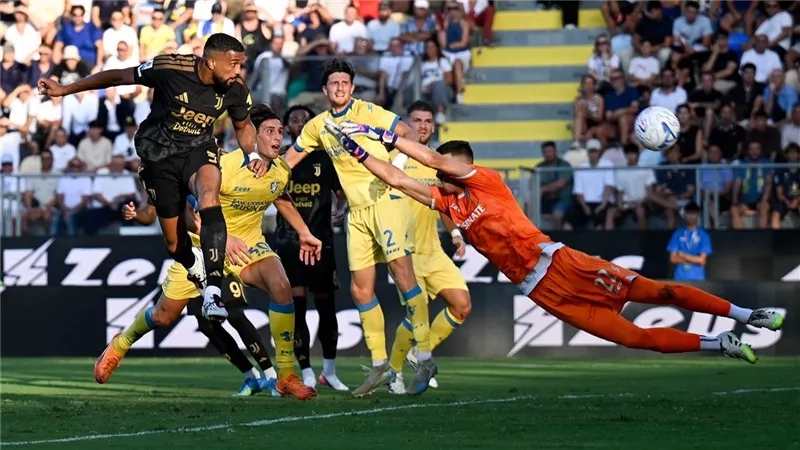 أهداف مباراة فروزينوني ويوفنتوس فى الدورى الإيطالى 