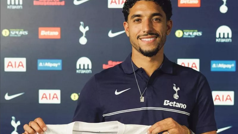 مرموش ثالث مصري في تاريخ النادي.. ماذا قدم غالي وميدو مع توتنهام