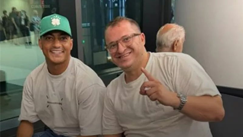 مصطفى محمد يصل إلي تركيا ويعلق على انتقاله لفريق قونيا سبور