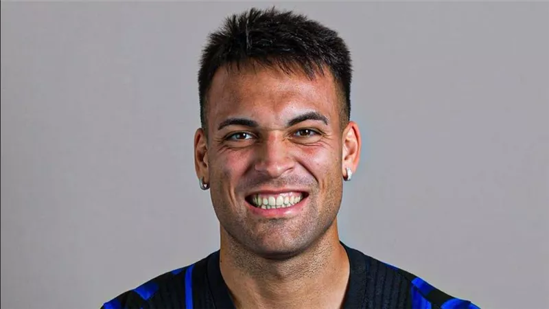 لاوتارو يحسم موقفه من برشلونة.. ويكشف سبب استمراره مع إنتر