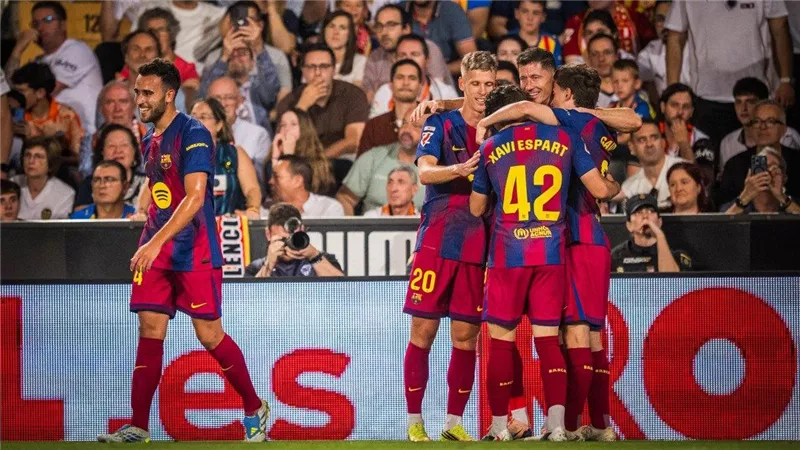 تشكيل برشلونة المتوقع ضد إشبيلية في الدوري الإسباني.. من يقود الهجوم؟