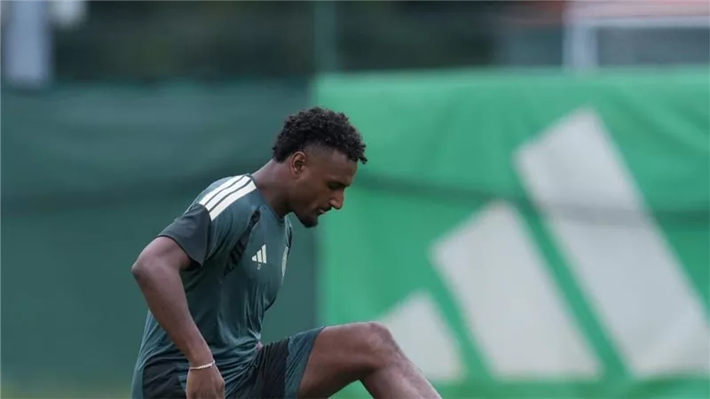 لاعب سيلتيك: مدافعو رينجرز يخشون هيثم حسن.. وسيواصل التطور مع سيلتيك