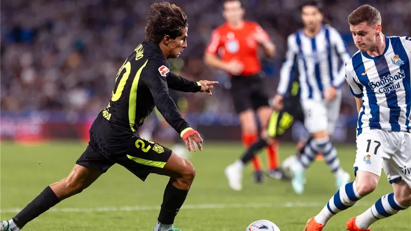 أتلتيكو مدريد يضرب ريال سوسيداد بثلاثية مثيرة في الدوري الإسباني