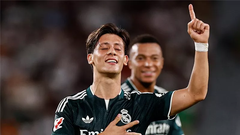 ريال مدريد يفوز على إلتشي 3-2 في الدوري الإسباني