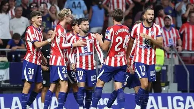أتلتيكو مدريد يتفوق على مانشستر يونايتد بثلاثية في دوري أبطال أوروبا