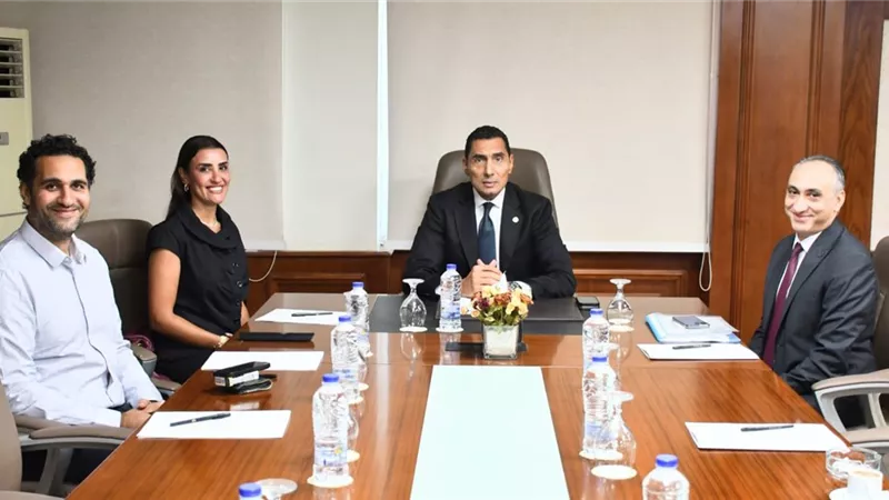 وزير الشباب والرياضة يبحث مع رئيس اتحاد الاسكواش خطة الإعداد لأولمبياد 2028