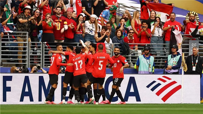 مفاجأة في دفاع منتخب مصر.. حسام حسن يستقر على الرباعي أمام أنجولا