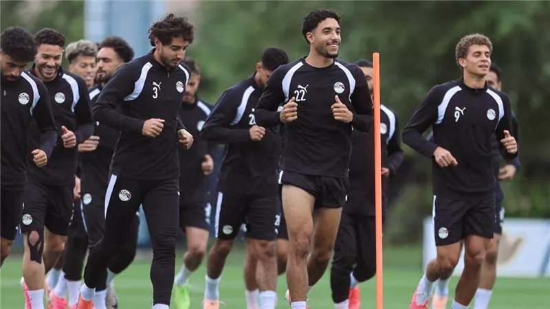منتخب مصر يغادر إلى جنوب السودان.. وغياب صلاح بسبب أرضية الملعب
