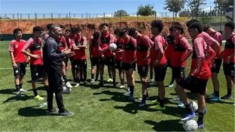 حسين عبد اللطيف يعلن تشكيل منتخب الناشئين لمواجهة إنجلترا