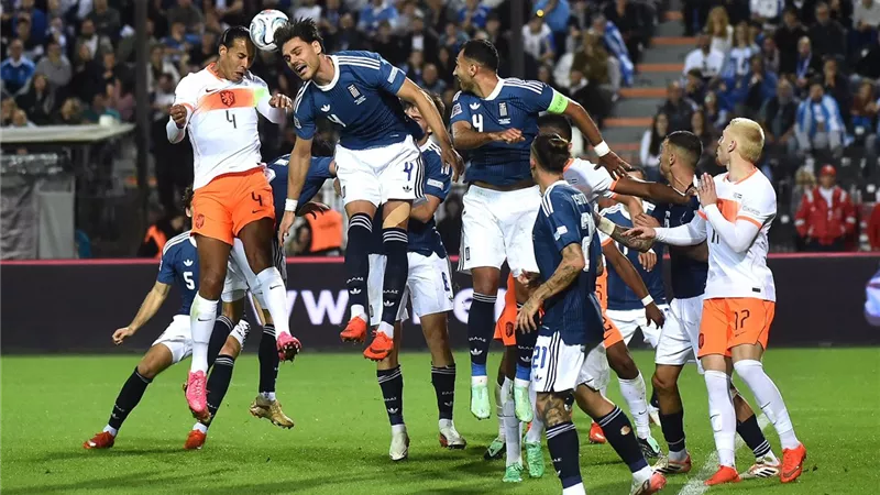 اليونان وهولندا يتعادلان 2-2 في مباراة مثيرة بدوري الأمم الأوروبية
