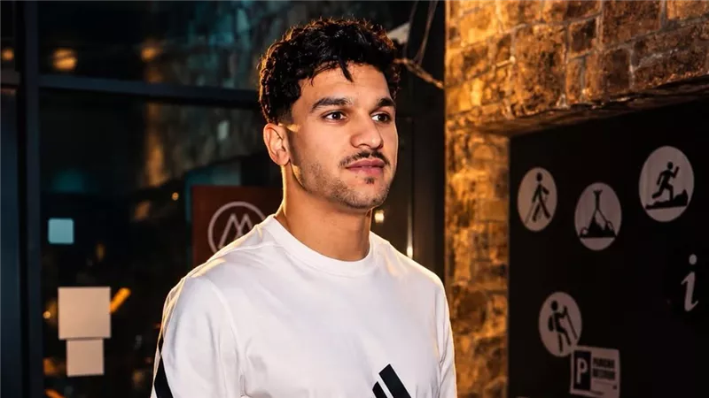 منصف بقرار يعود إلى القاهرة ويستعد لقمة الأهلي والزمالك
