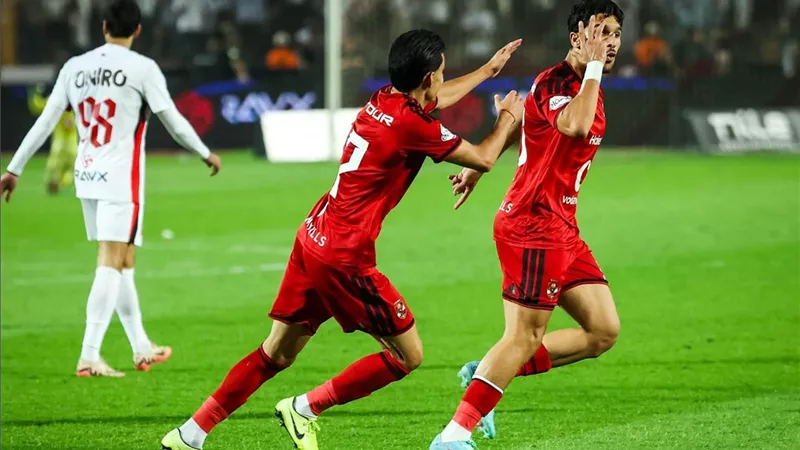 الصحافة الجزائرية تحتفي بمنصف بقرار بعد تألقه في قمة الأهلي والزمالك