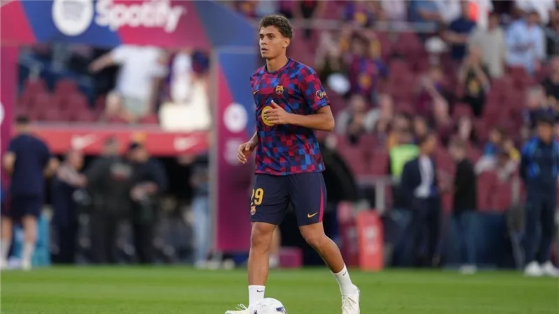 حمزة عبد الكريم أساسيًا في تشكيل برشلونة أتلتيك أمام أتوبي بالدوري الإسباني